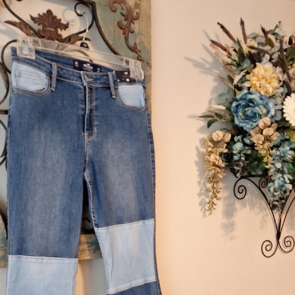 Hollister Blue Flare Patchwork Jeans Excellent Condition NWT Size 9 - Picture 9 of 14